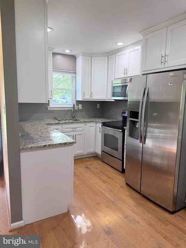 57 Brighton Ct - Photo 2 of 20