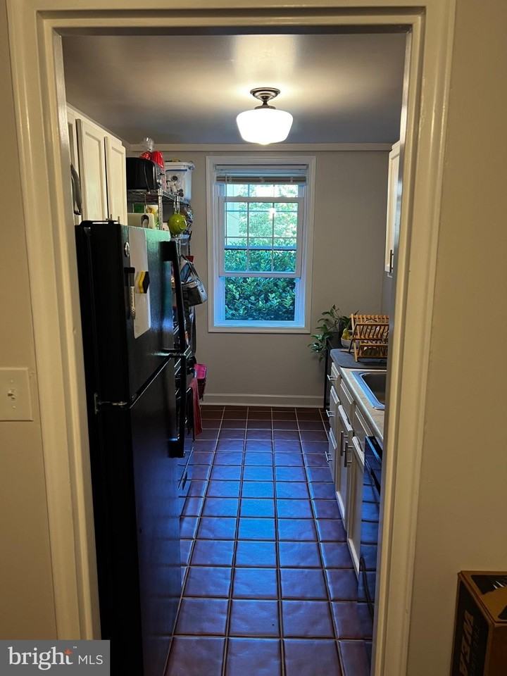 222 N George Mason Dr #222-1 - Photo 3 of 12