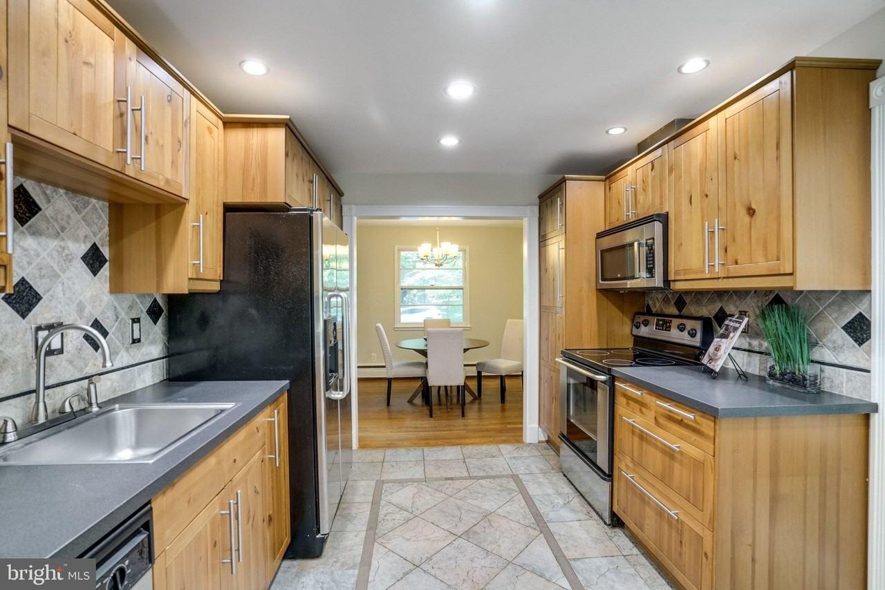 6003 Kelley Ct - Photo 3 of 50