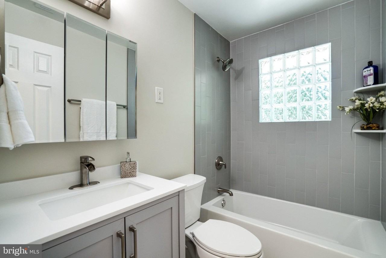 6003 Kelley Ct - Photo 4 of 50