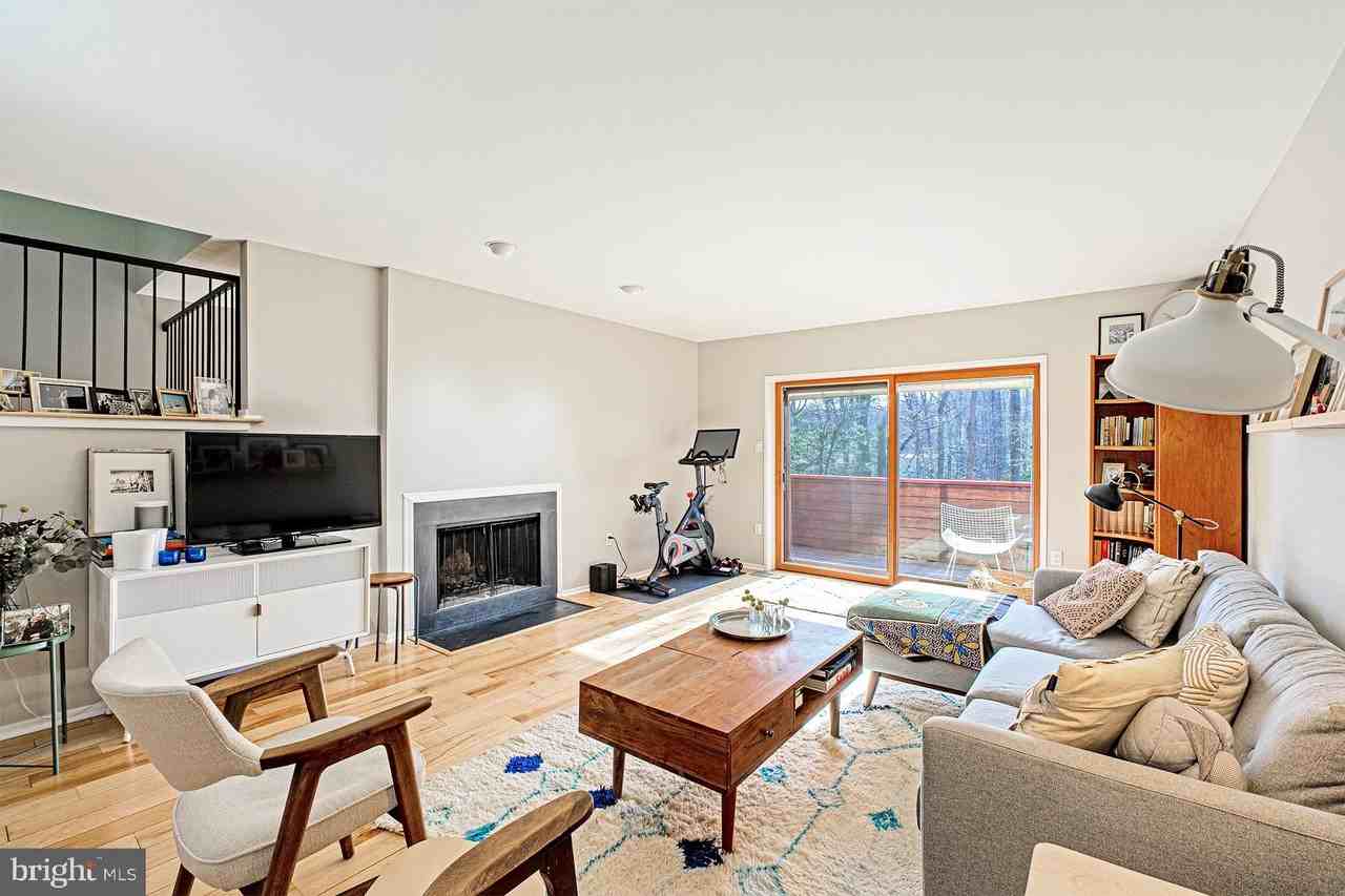 11502 Sunder Ct - Photo 6 of 47