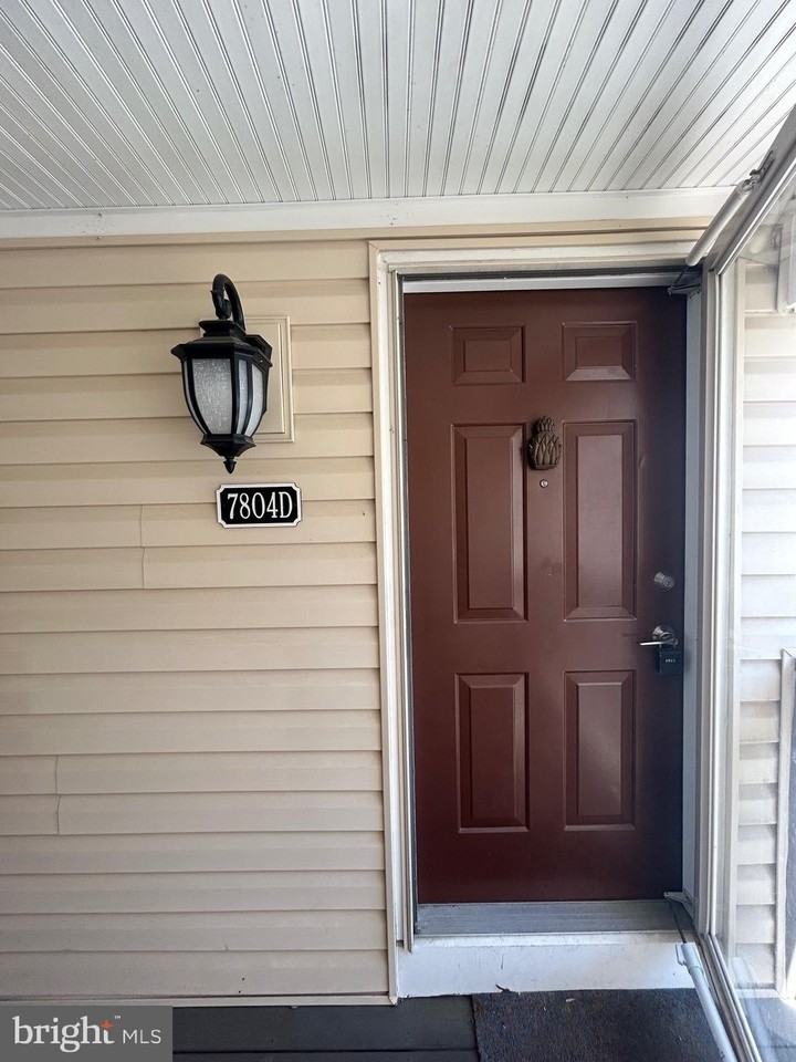 7804 Harrowgate Cir #D - Photo 5 of 31