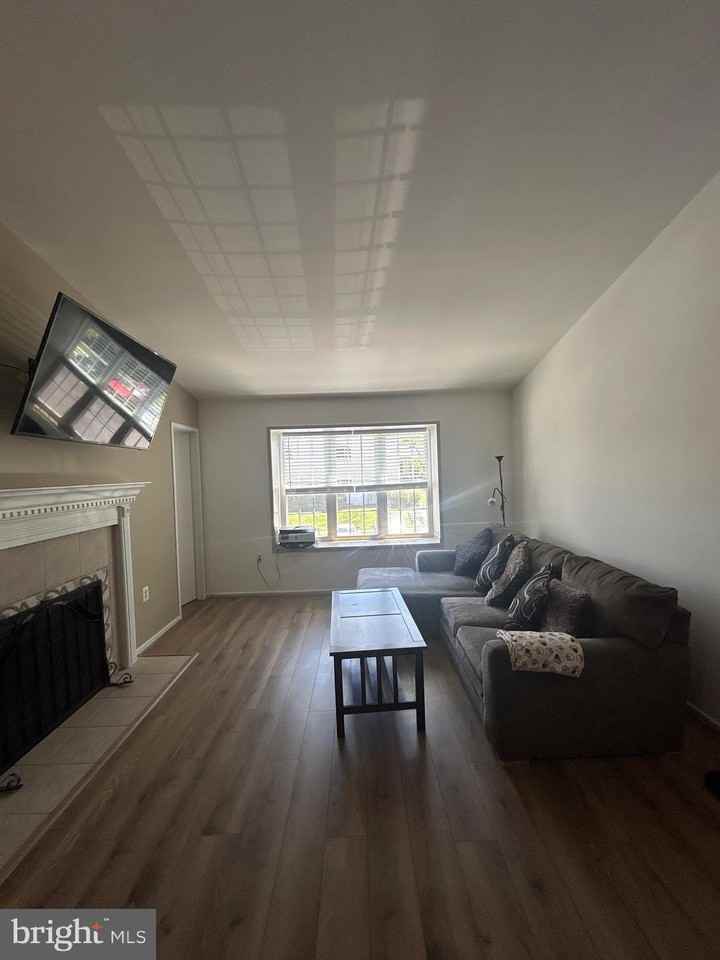 7804 Harrowgate Cir #D - Photo 6 of 25