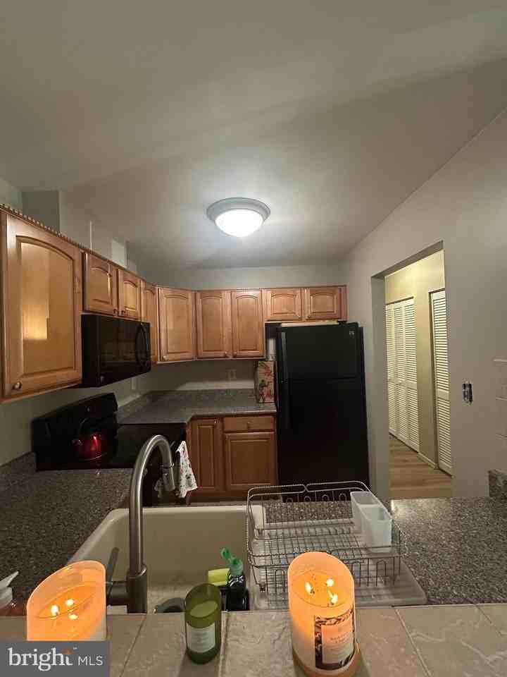 7804 Harrowgate Cir #D - Photo 3 of 25