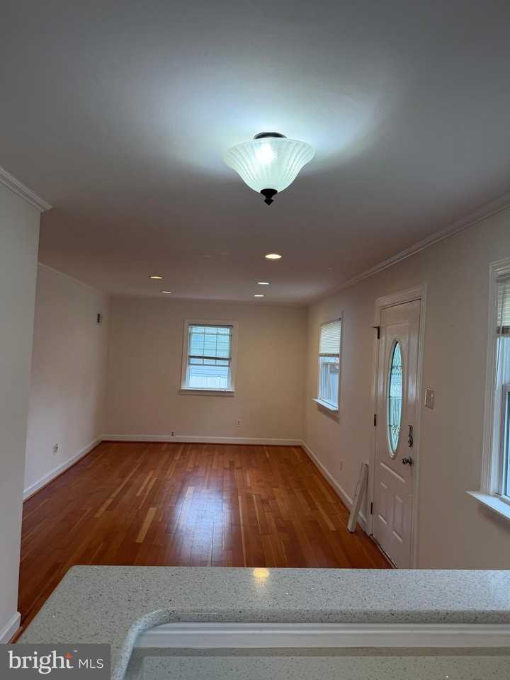 5608 Tremont Dr - Photo 3 of 14