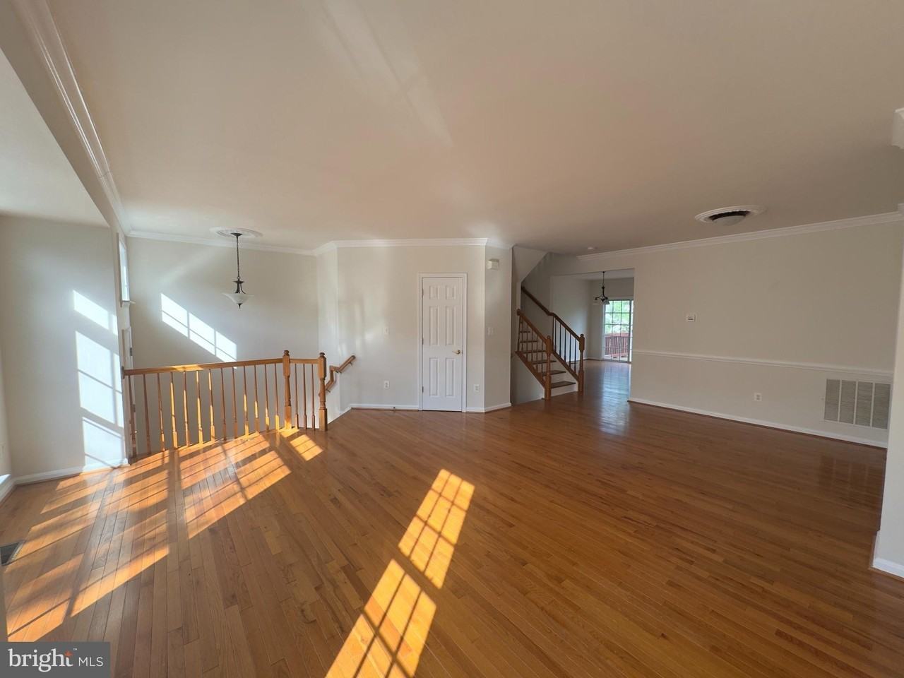24652 Kings Canyon Sq - Photo 2 of 26