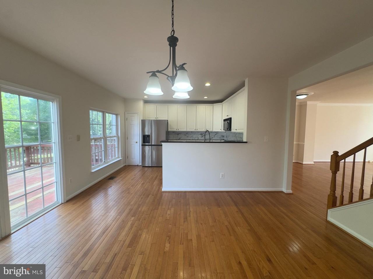 24652 Kings Canyon Sq - Photo 6 of 26