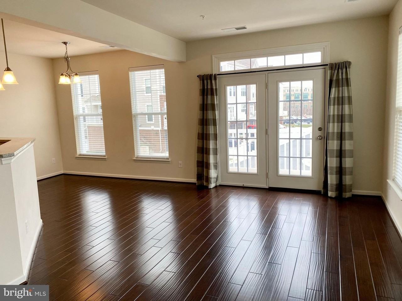 24622 Seacliff Ter - Photo 5 of 32
