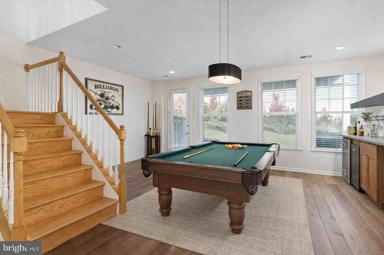 42304 Lancaster Woods Sq - Photo 3 of 47
