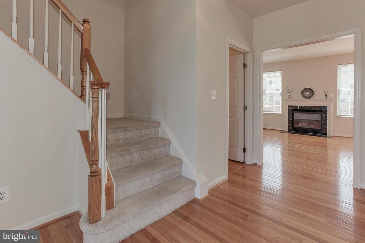 22616 Welborne Manor Sq - Photo 7 of 30