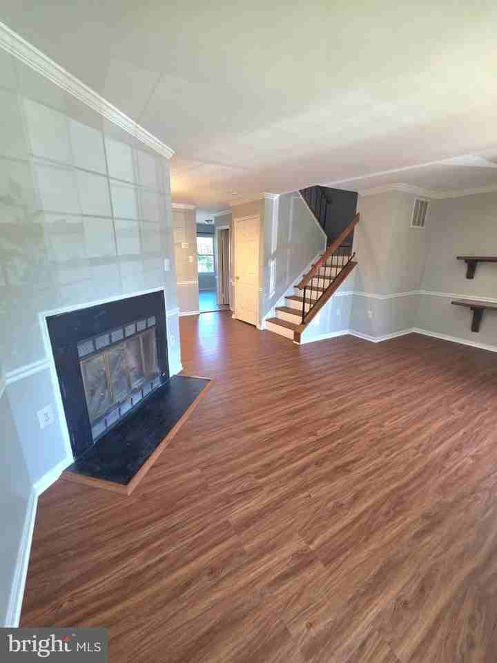 4686 Joanna Ct - Photo 5 of 46
