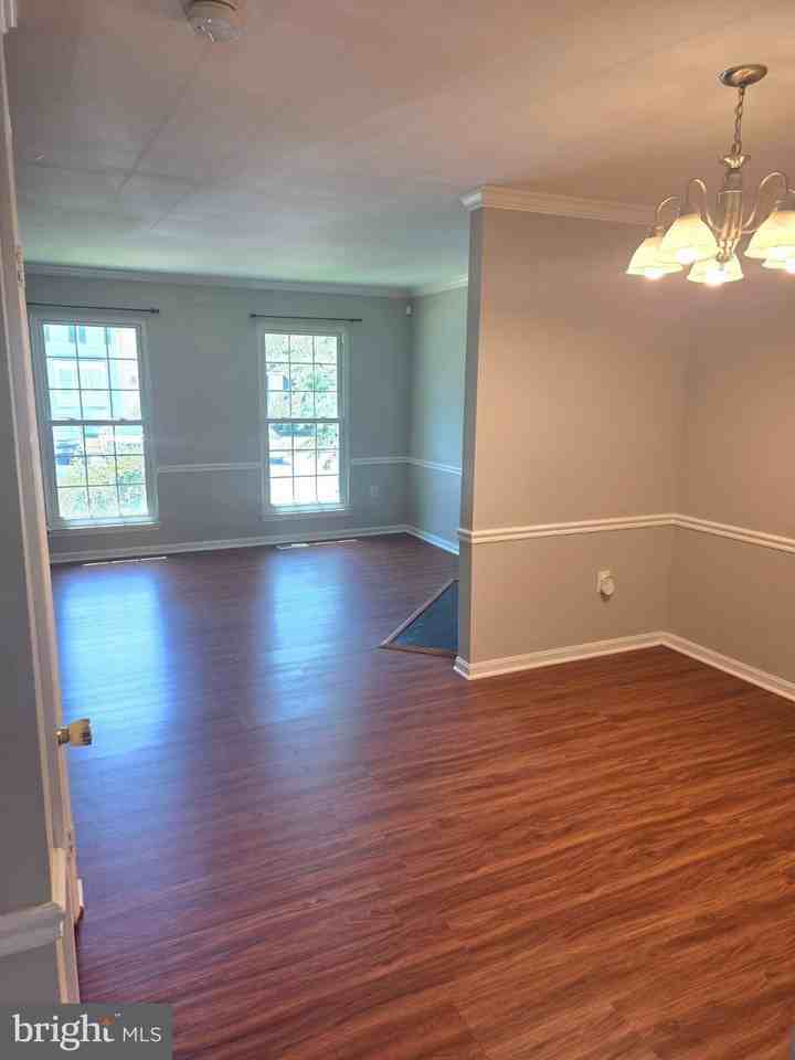 4686 Joanna Ct - Photo 7 of 46