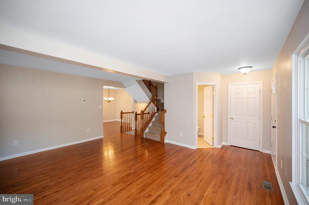 9705 Becker Ct - Photo 2 of 21