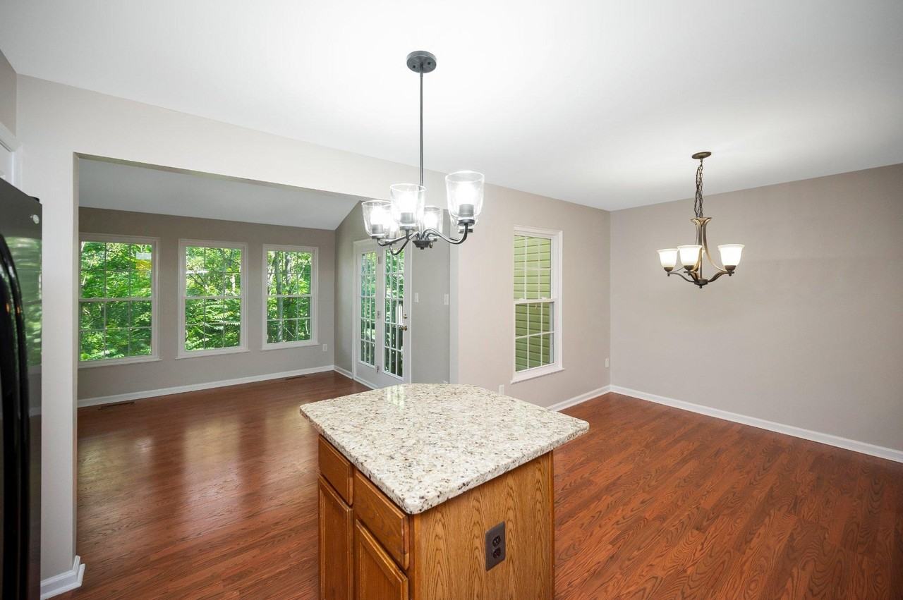 9705 Becker Ct - Photo 4 of 21