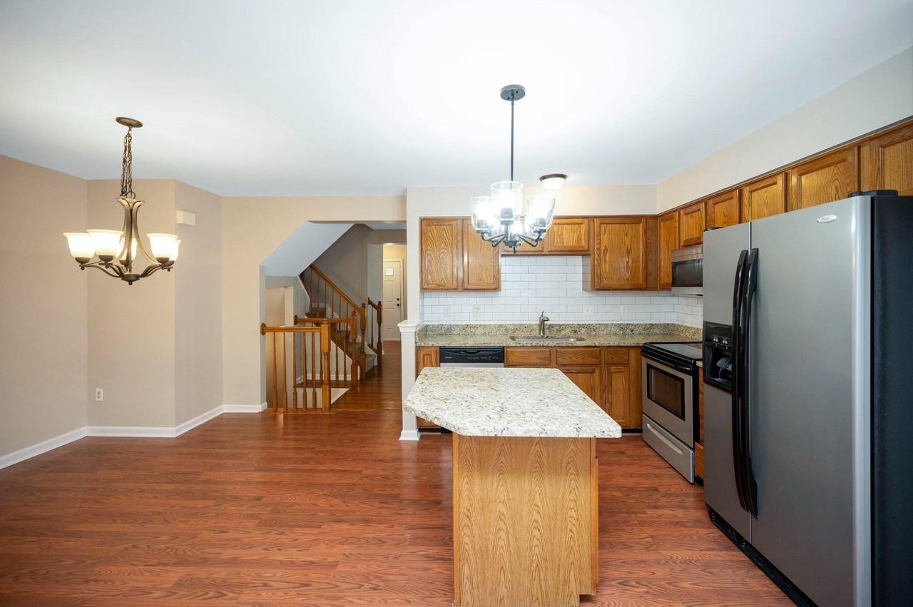 9705 Becker Ct - Photo 5 of 21