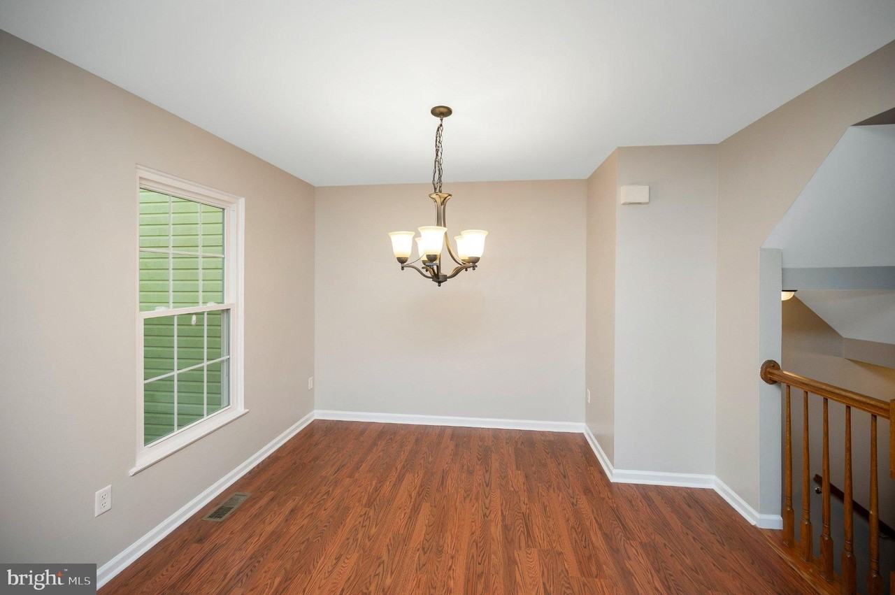 9705 Becker Ct - Photo 7 of 21
