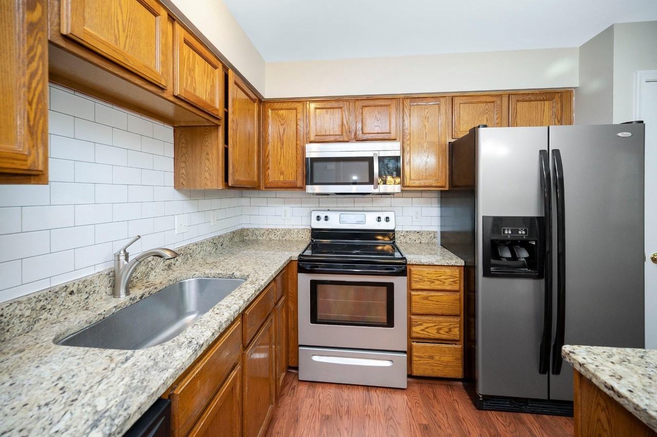 9705 Becker Ct - Photo 6 of 18