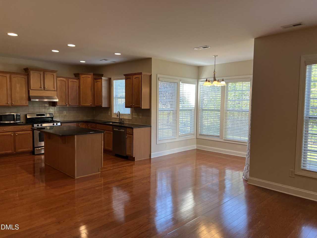 1018 Jewel Creek Dr - Photo 3 of 21