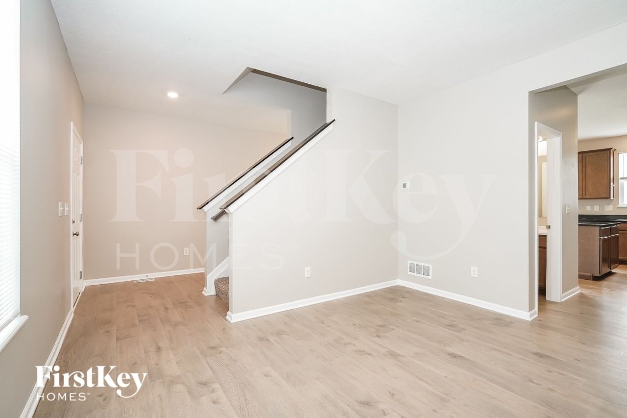 248 Faulkner Dr - Photo 2 of 19