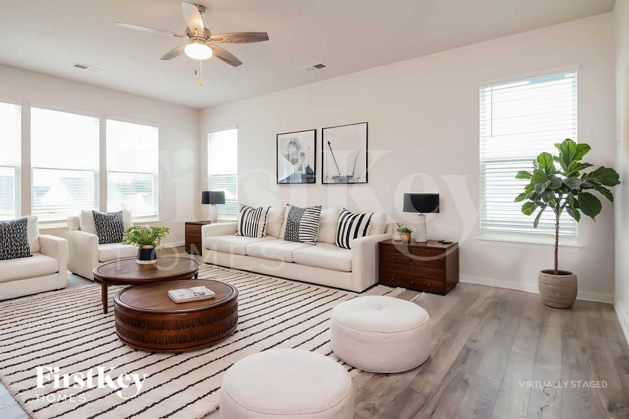 604 Goldburn Way - Photo 3 of 18