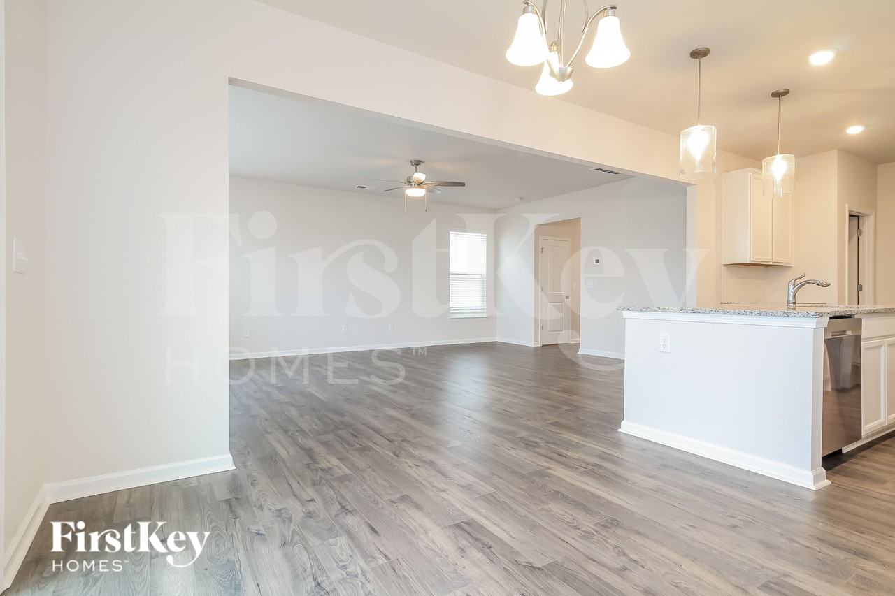 604 Goldburn Way - Photo 5 of 18