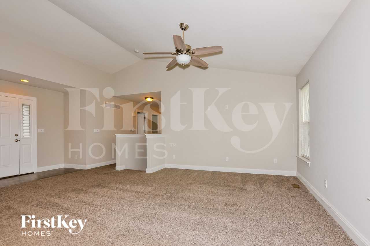 159 Hadley Grove Dr - Photo 4 of 15