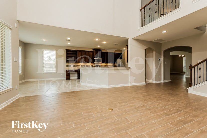 16827 W Whimbrel Cir - Photo 4 of 15