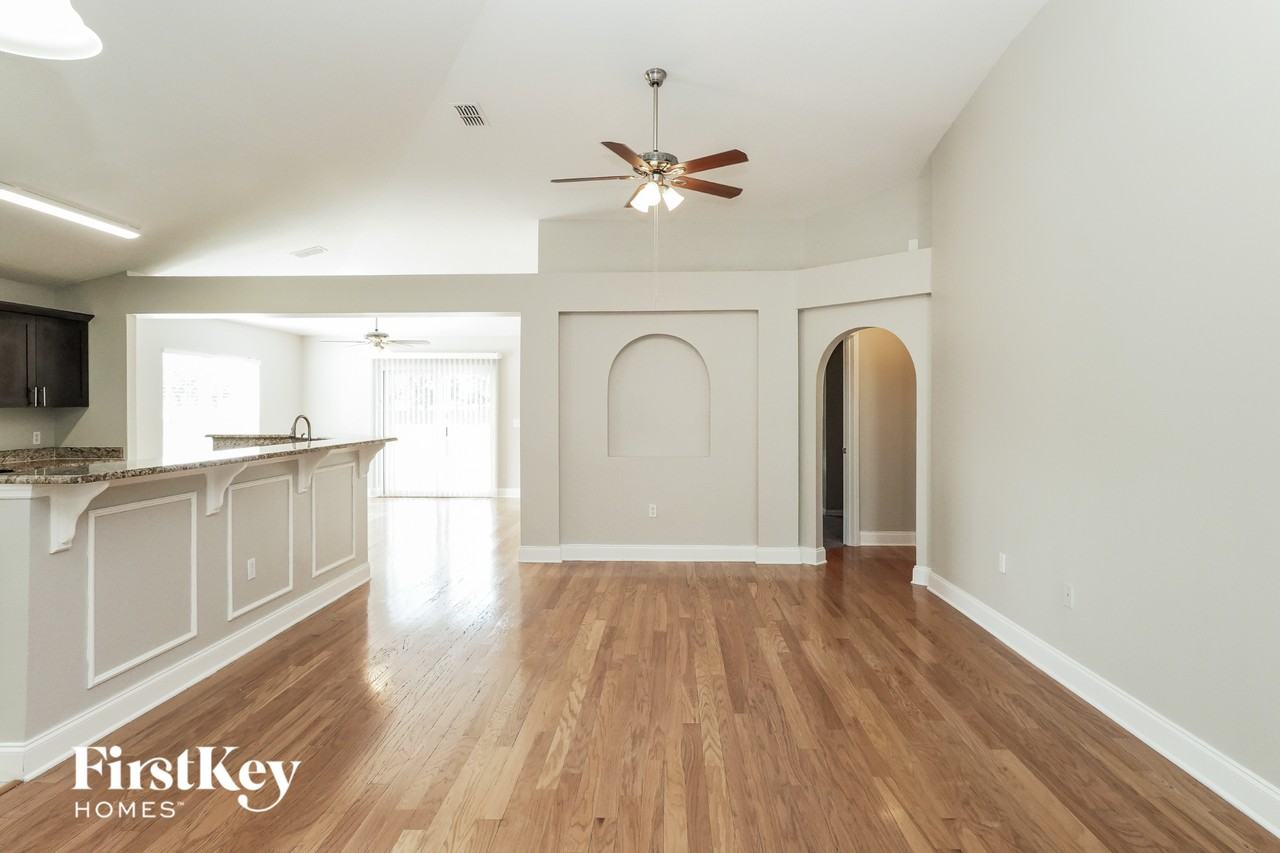 2079 Hayfield Way - Photo 2 of 15