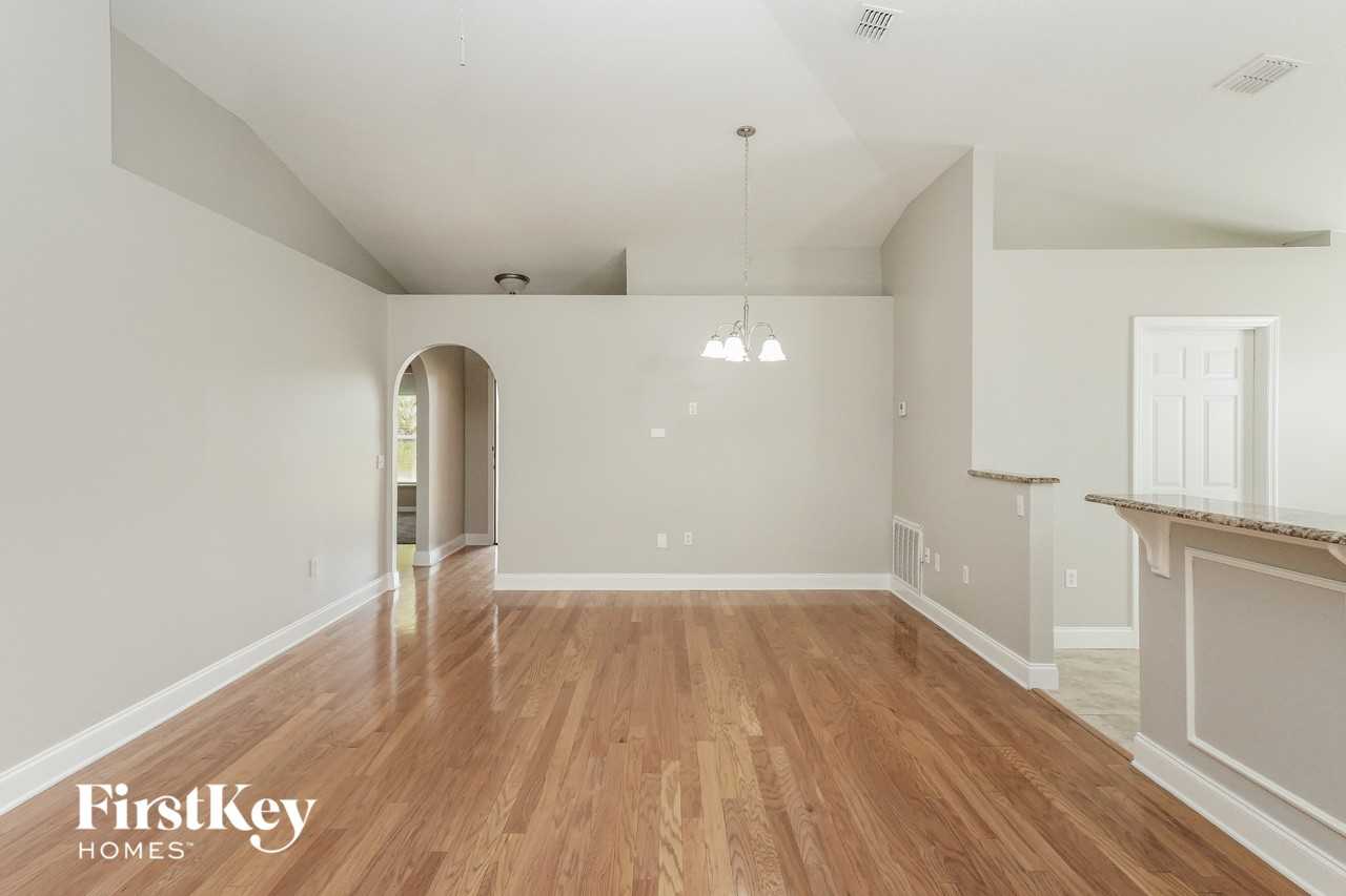2079 Hayfield Way - Photo 3 of 15