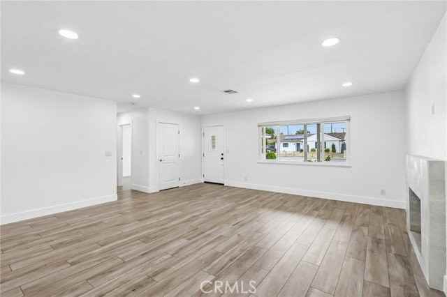 17151 Hague Ln - Photo 4 of 8