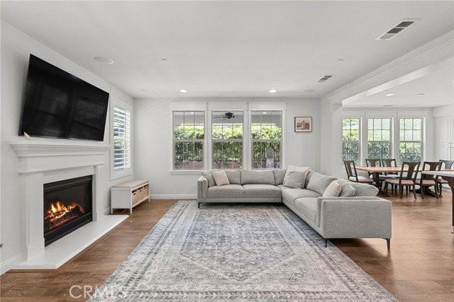 33 Gamella St - Photo 4 of 8