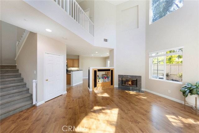907 Somerville - Photo 2 of 8
