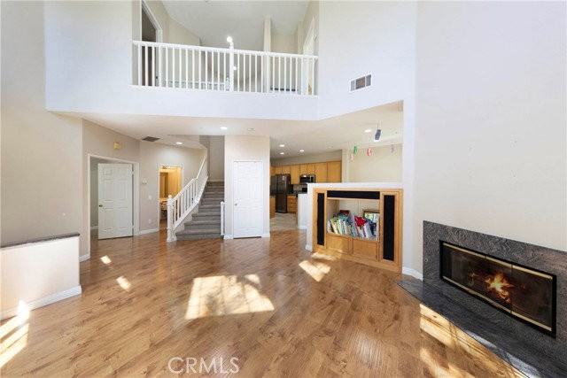907 Somerville - Photo 3 of 8