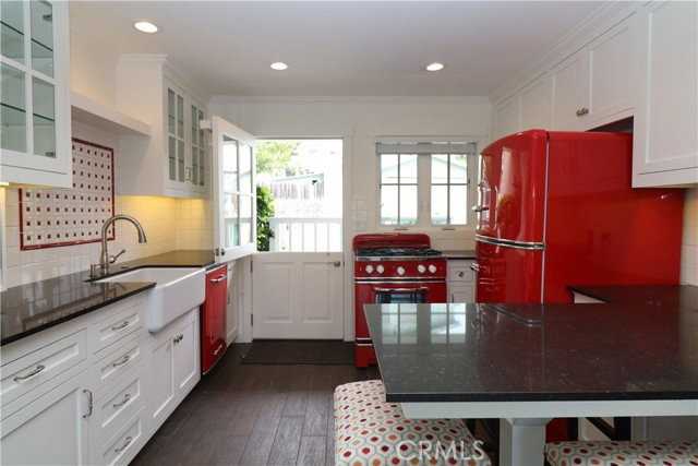 334 Cypress Dr - Photo 4 of 8