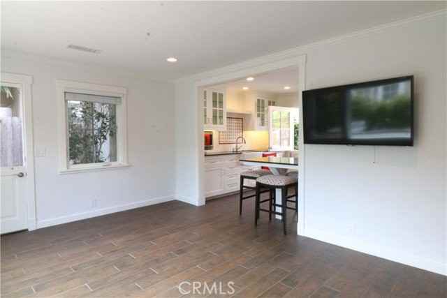 334 Cypress Dr - Photo 6 of 8