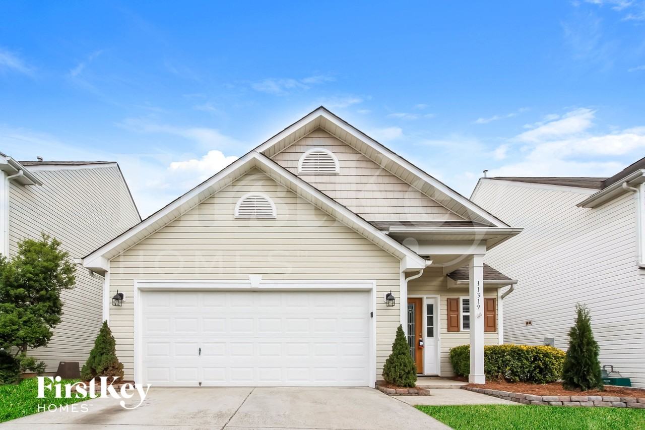11319 Breezehill Ln - Photo 2 of 15