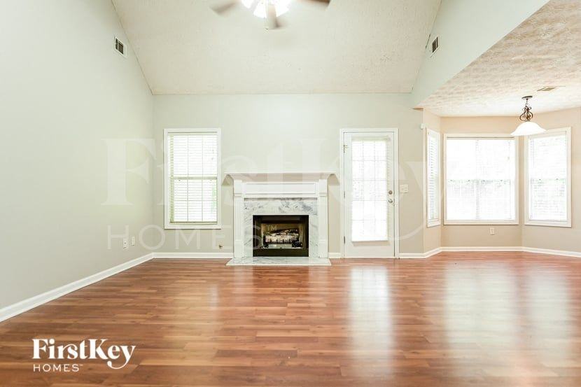 80 Pebble Ln - Photo 2 of 16