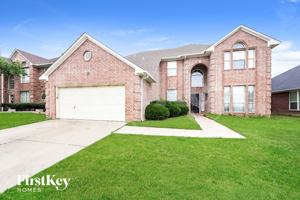 featured image of 1321 Lyra Ln