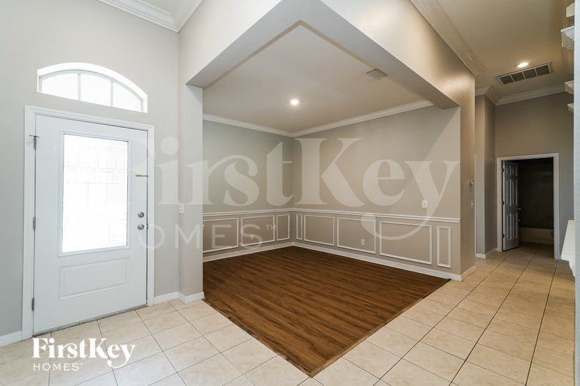 11737 Summer Springs Dr - Photo 2 of 16