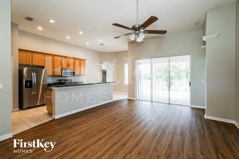 11737 Summer Springs Dr - Photo 4 of 16