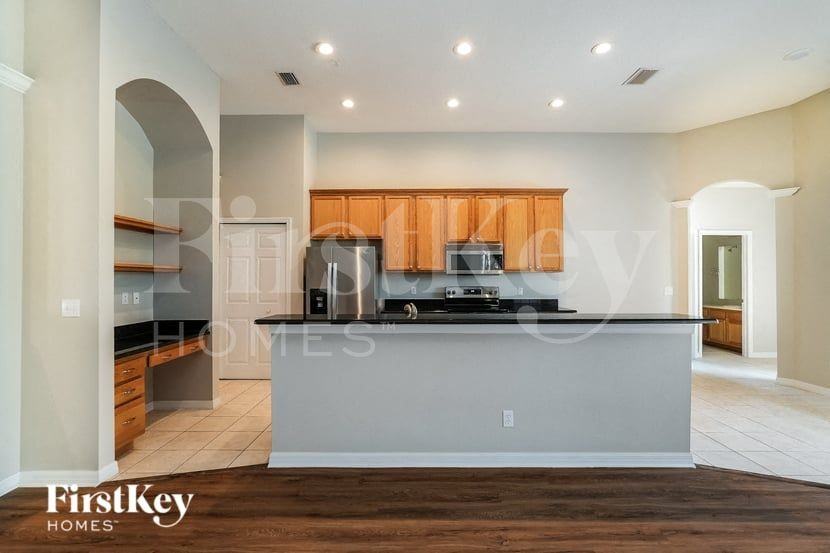 11737 Summer Springs Dr - Photo 5 of 16