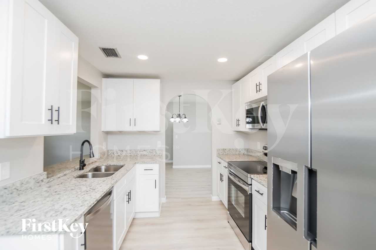 1377 Prum Ave Nw - Photo 6 of 15