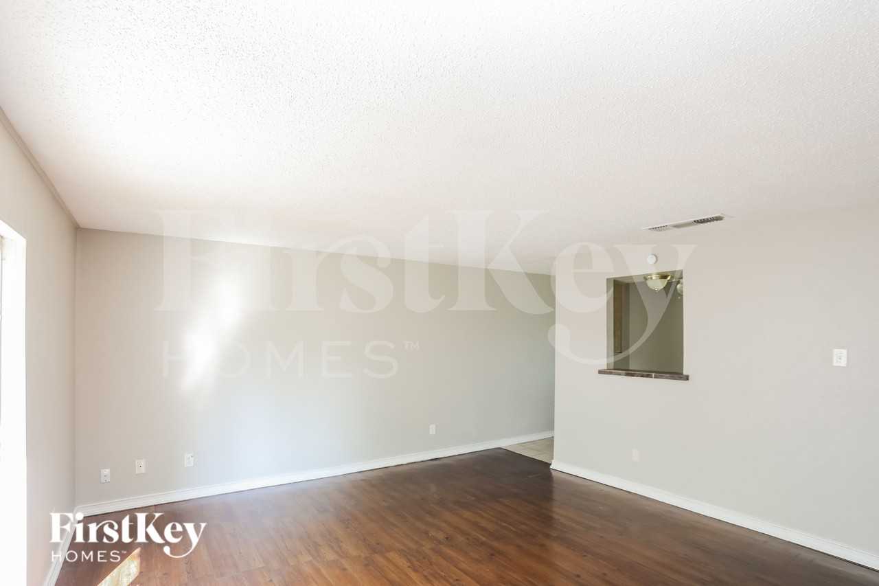 908 Wandering Way Dr - Photo 4 of 20