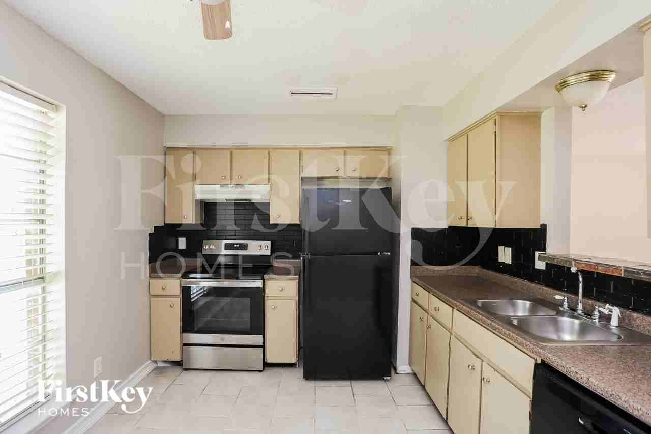 908 Wandering Way Dr - Photo 6 of 20