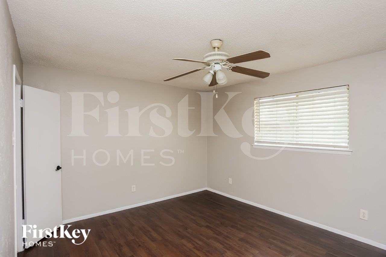 908 Wandering Way Dr - Photo 7 of 20