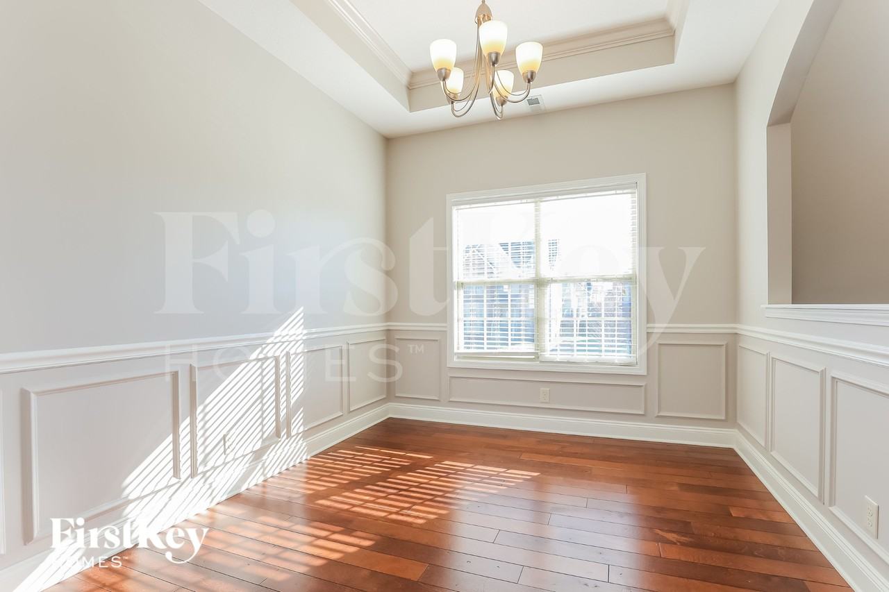 3724 Windhaven Ct - Photo 3 of 15