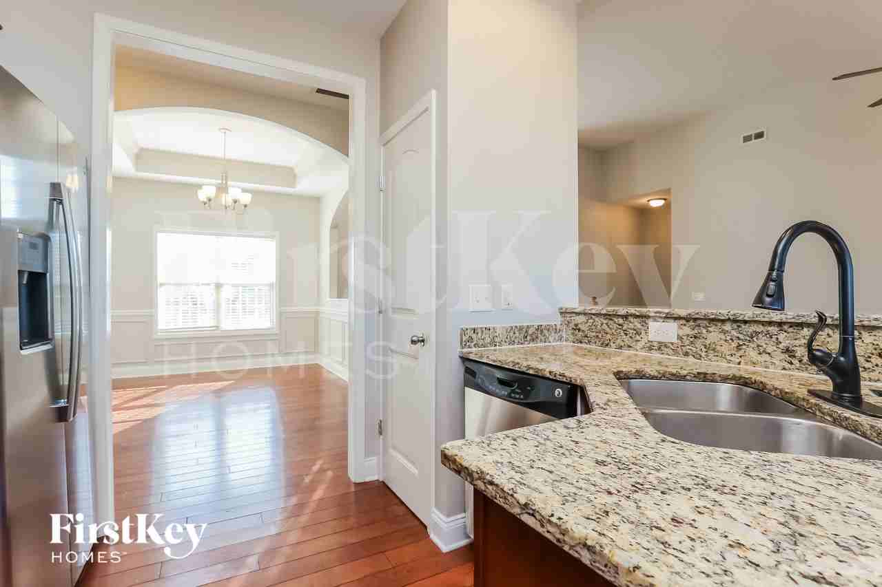 3724 Windhaven Ct - Photo 5 of 15