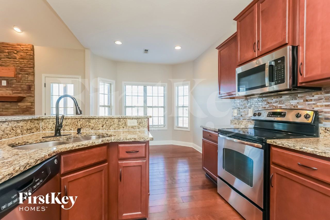 3724 Windhaven Ct - Photo 6 of 15