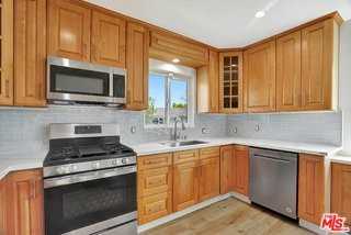 12801 Friar St - Photo 7 of 8