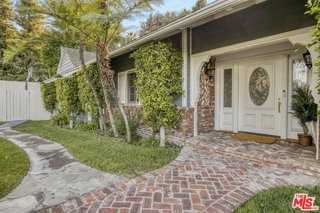 3690 Crownridge Dr - Photo 4 of 8